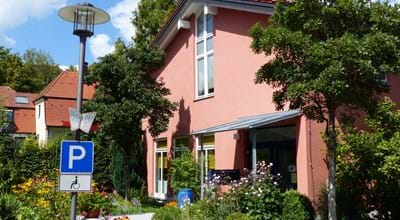 Dorfen Beruhrungspunkte Bei Der Doppelaustellung Dillis Empl Dorfen