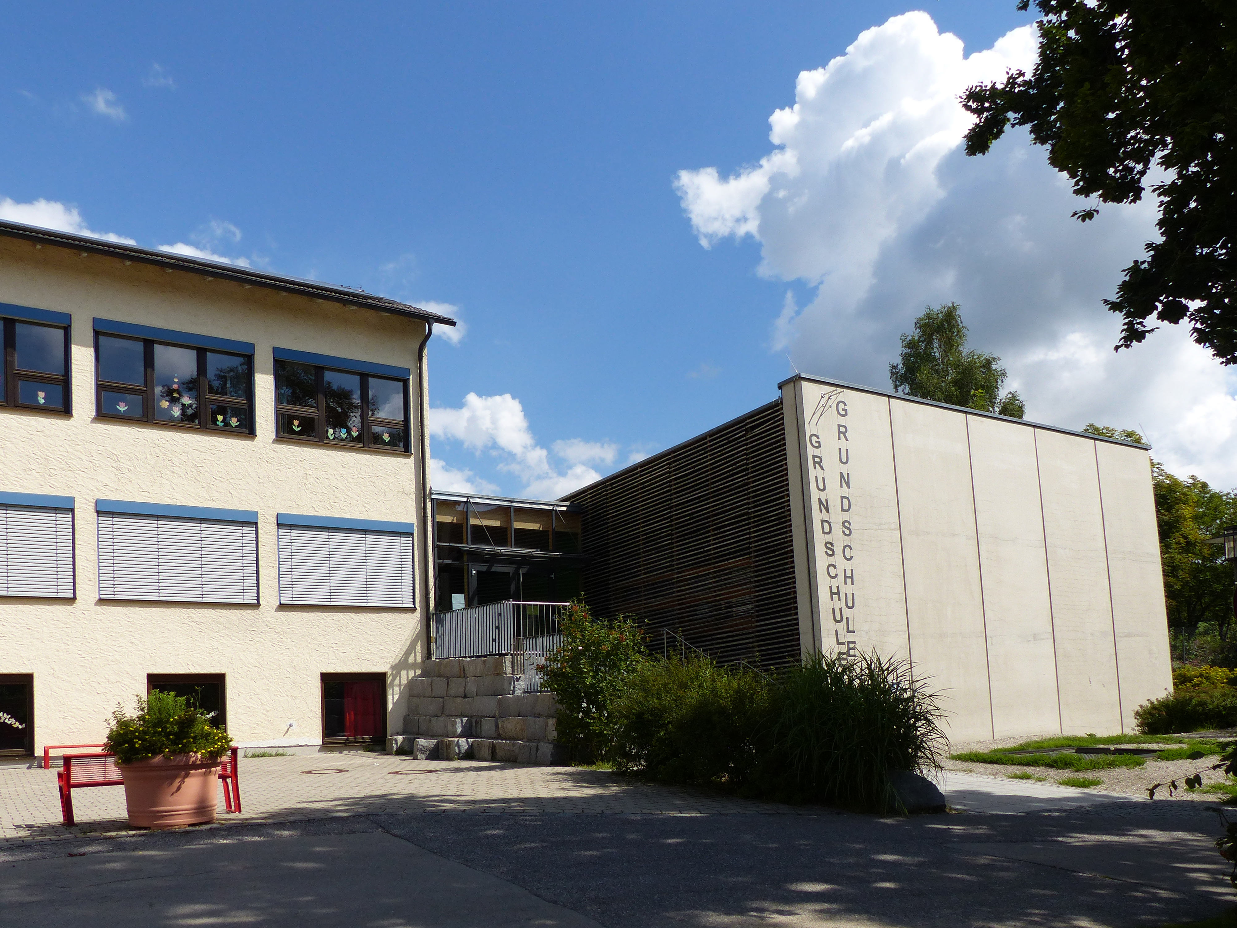 Grundschule Schwindkirchen-Turnhalle