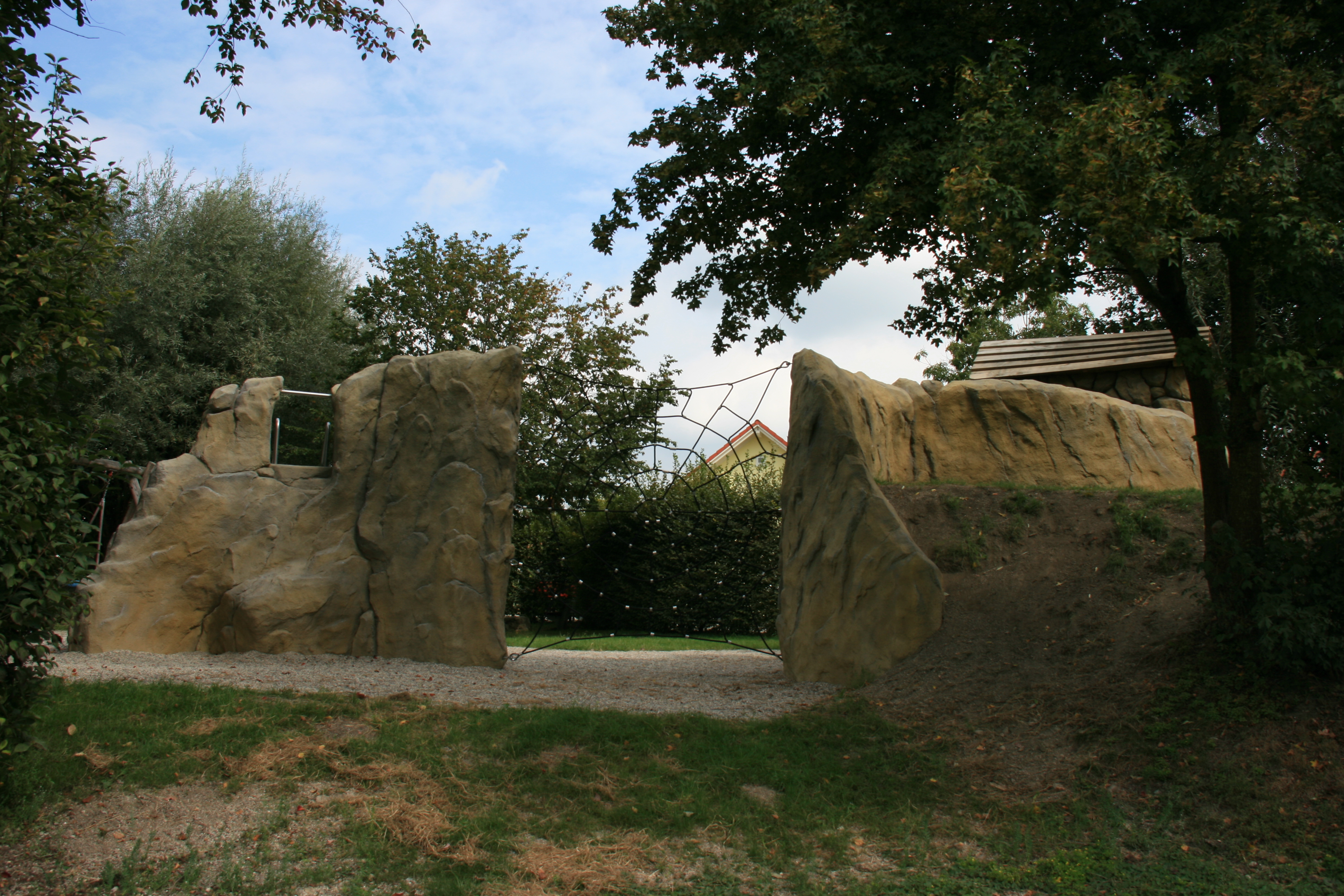 Spielplatz und Bolzplatz Mozartring Netz