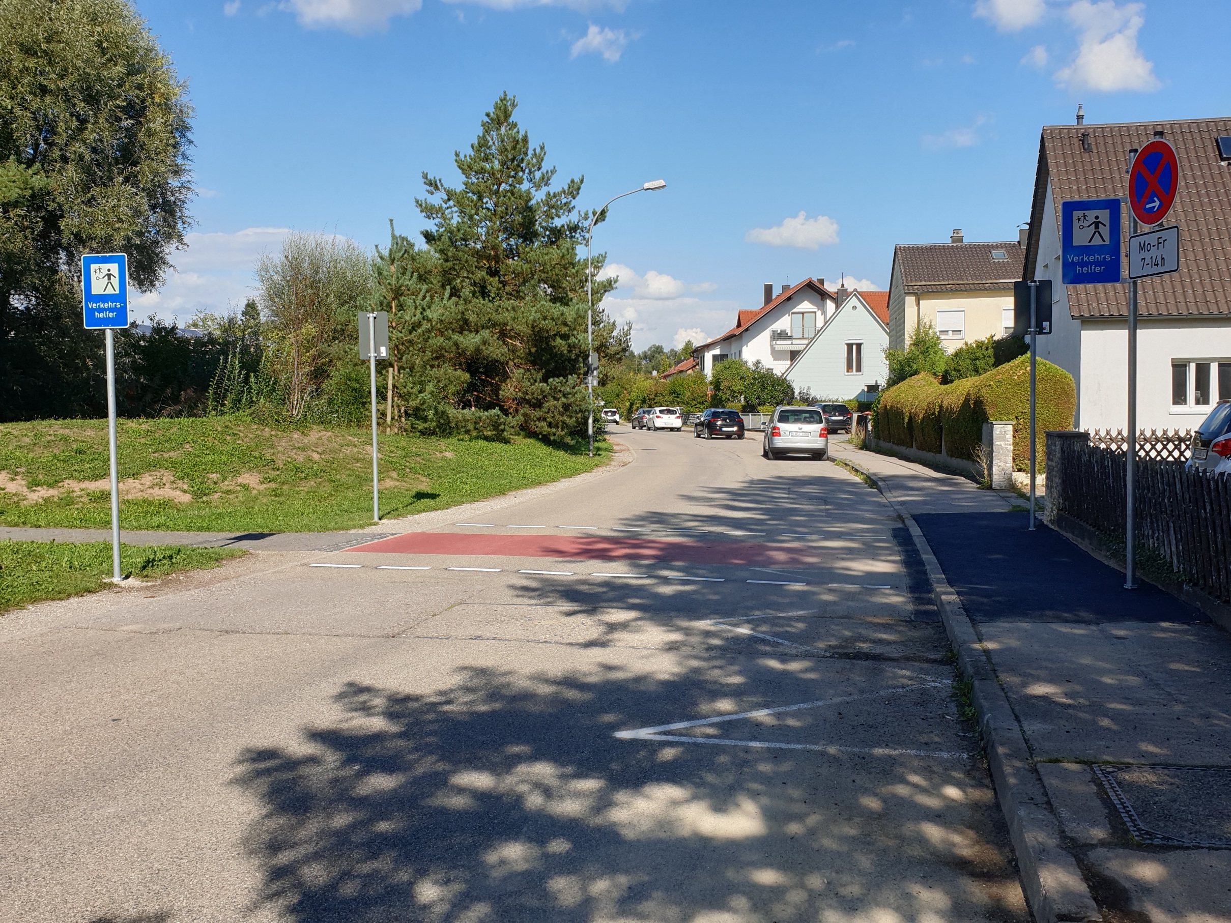 Neuer  Schulweghelferübergang am Mühlanger - Verkehrshelfer